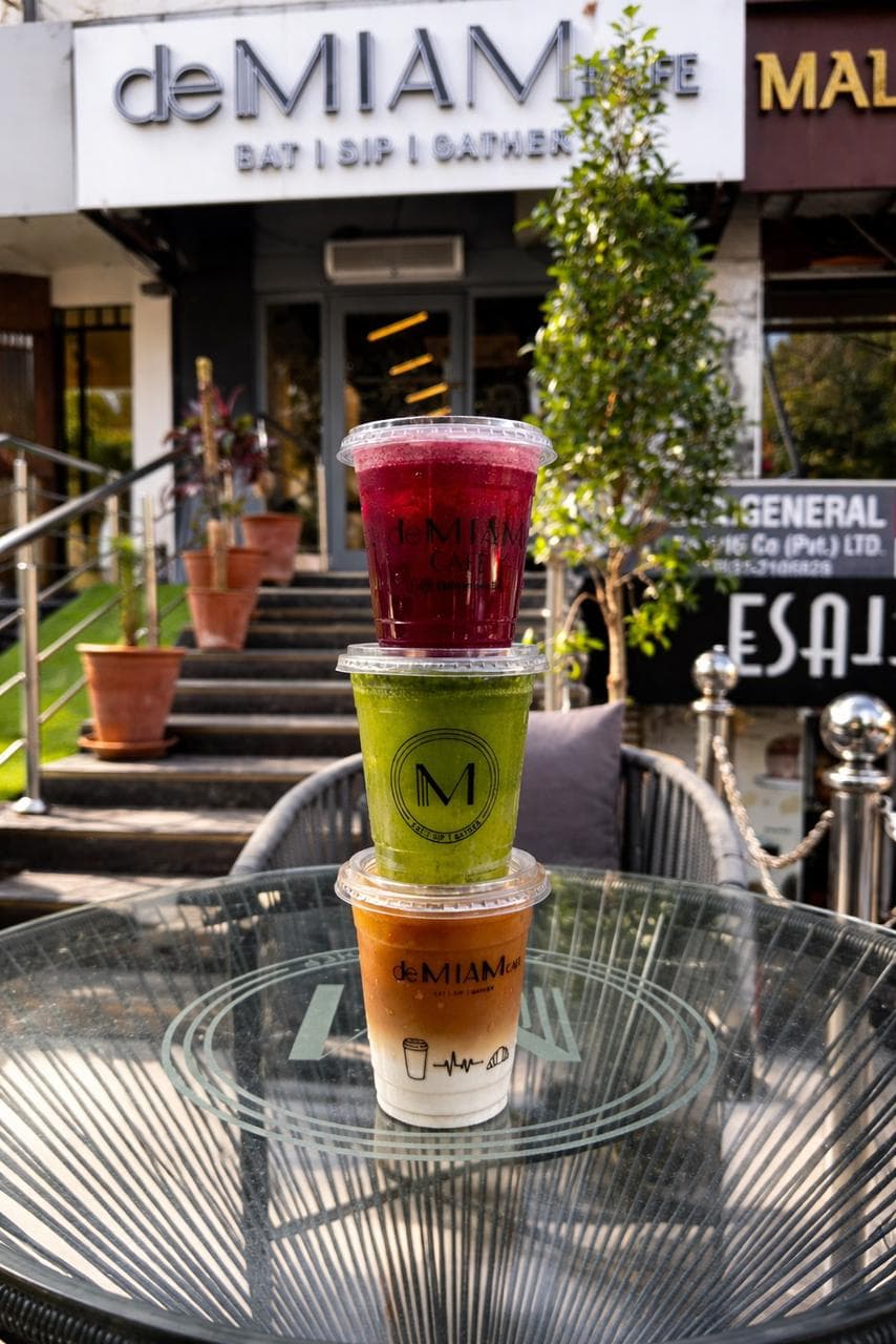 deMIAM CAFE